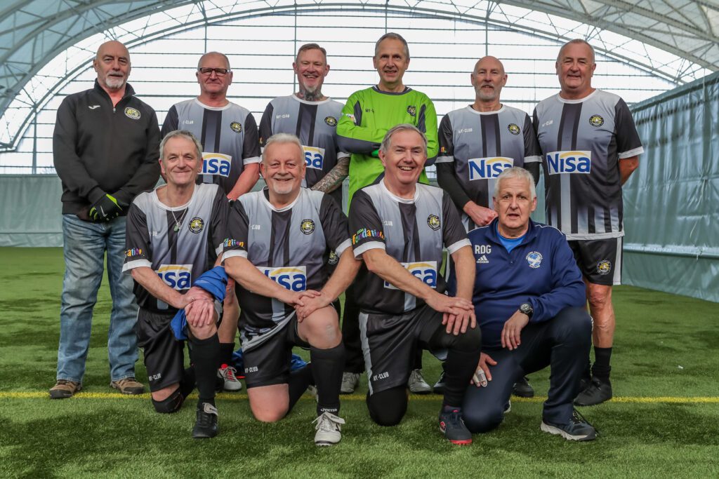 Gran kit , fantástica sublimación y la claridad de los logotipos y nombres de los patrocinadores Esperamos con interés la compra de más kit de este año con seguridad Richard DWFC Administración