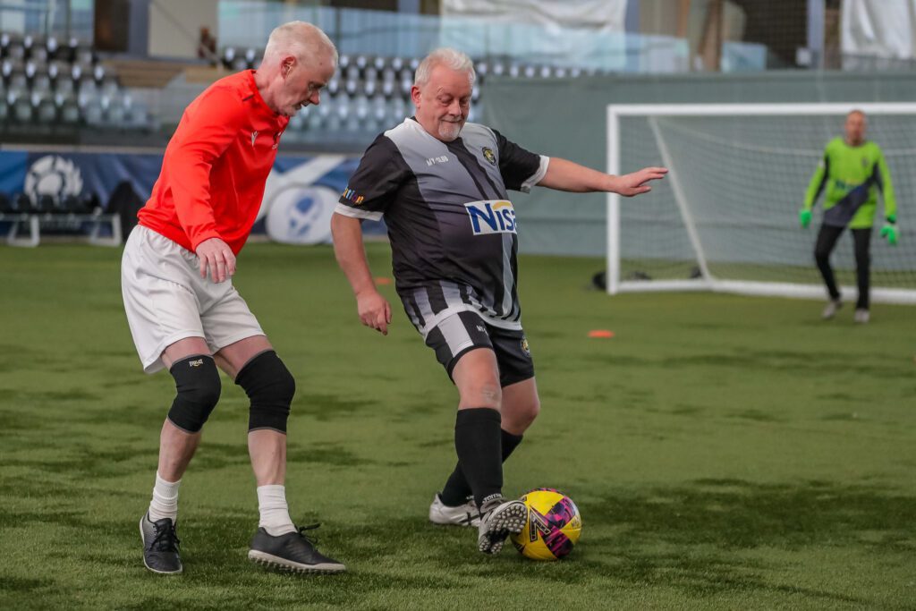 Gran kit , fantástica sublimación y la claridad de los logotipos y nombres de los patrocinadores Esperamos con interés la compra de más kit de este año con seguridad Richard DWFC Administración