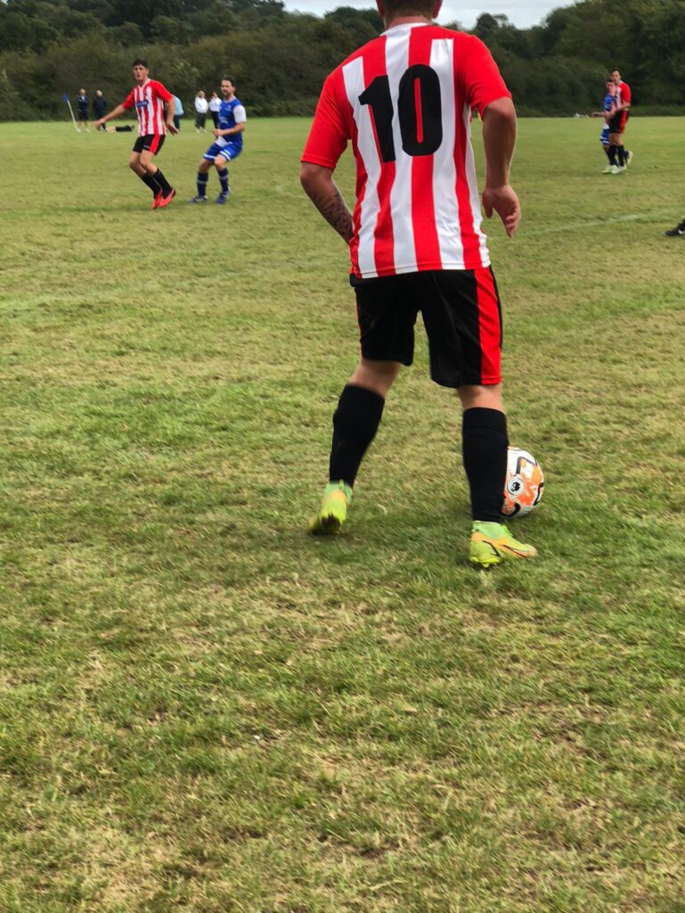 MyClub ofrece un servicio fantástico, proporcionando equipos a medida a precios muy competitivos.