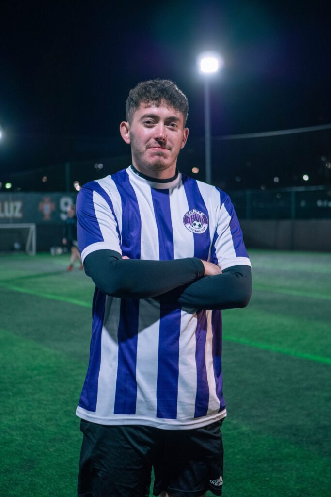 Un servicio y una comunicación fenomenales. A nuestro equipo le encanta la nueva equipación que MyClub ha fabricado para nosotros. Son de gran calidad y cómodas, se ajustan muy bien, los números y la insignia están impresos en el tejido en lugar de ser transferidos por calor, por lo que no hay que preocuparse de que se borren con los lavados. 100% volvería a utilizarlo.