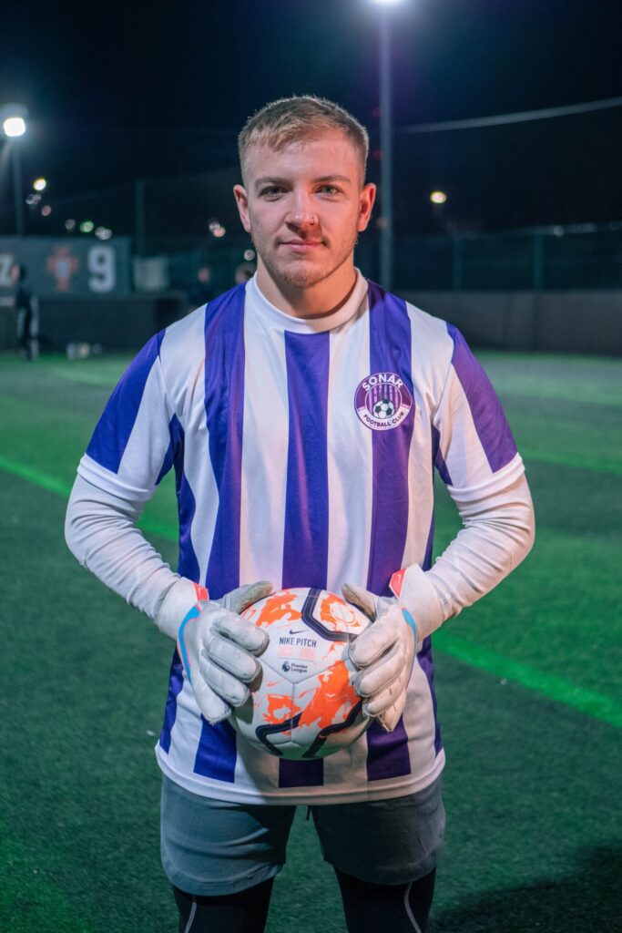 Un servicio y una comunicación fenomenales. A nuestro equipo le encanta la nueva equipación que MyClub ha fabricado para nosotros. Son de gran calidad y cómodas, se ajustan muy bien, los números y la insignia están impresos en el tejido en lugar de ser transferidos por calor, por lo que no hay que preocuparse de que se borren con los lavados. 100% volvería a utilizarlo.