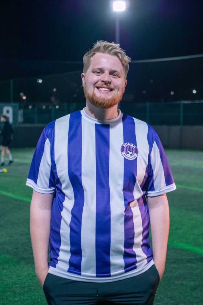 Un servicio y una comunicación fenomenales. A nuestro equipo le encanta la nueva equipación que MyClub ha fabricado para nosotros. Son de gran calidad y cómodas, se ajustan muy bien, los números y la insignia están impresos en el tejido en lugar de ser transferidos por calor, por lo que no hay que preocuparse de que se borren con los lavados. 100% volvería a utilizarlo.