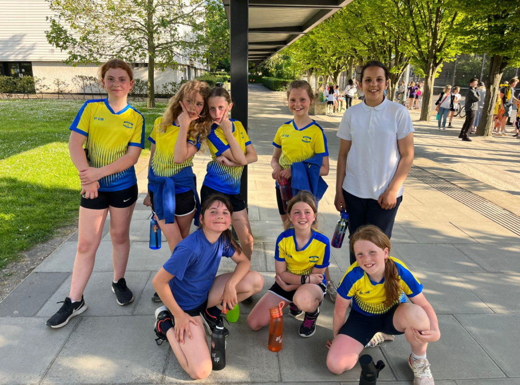 Nos encantó nuestra experiencia con My club. Un gran servicio al cliente y nos encantan las camisetas. ¡Los niños parecen un verdadero equipo con ellas!