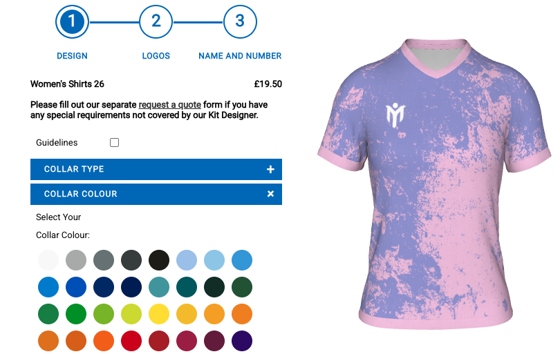 Oberfläche des Trikotkonfigurators, die einen dreistufigen Gestaltungsprozess mit einer Vorschau auf ein lila-rosa Damenfußballtrikot und Optionen für die Kragenfarbe zeigt