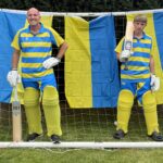 Guía de equipación para el críquet de base: equipaciones blancas, de colores y cómo equipar a cada jugador